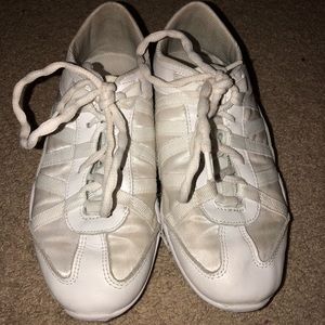 cheer shoes with cheer shoe case
